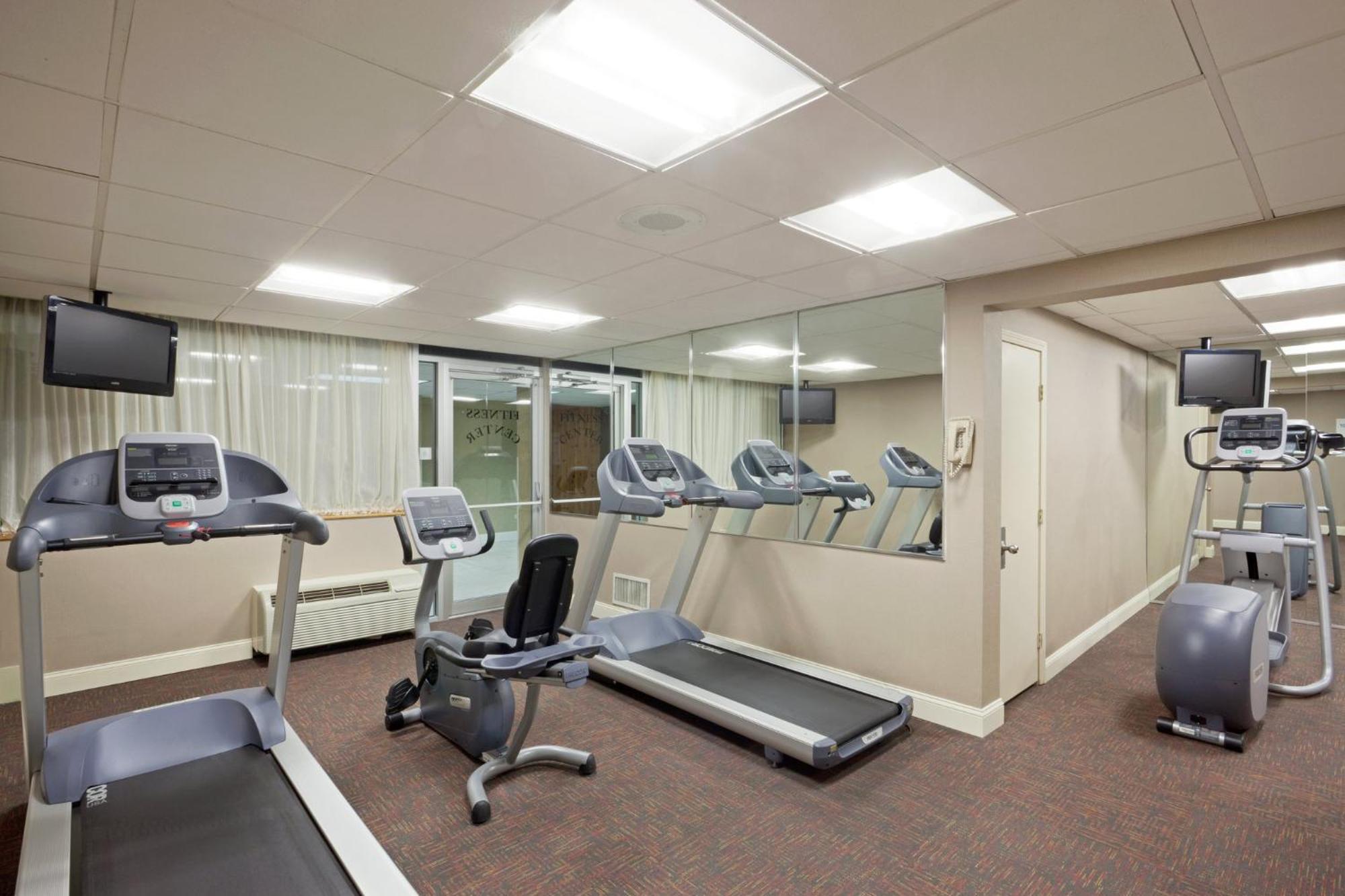 Holiday Inn & Suites Marlborough, An Ihg Hotel Bagian luar foto